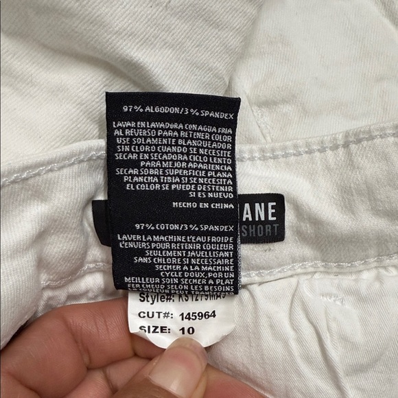Kut from the Kloth Size 10 Wkhite Jean Shorts - Picture 10 of 10